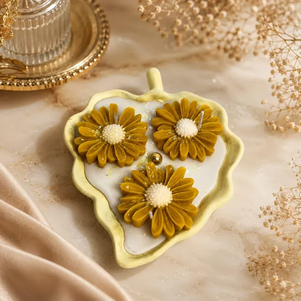 Soy_Wax_Candle_In_Ceramic_Bowl