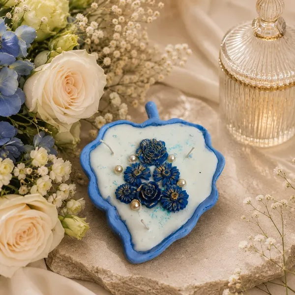 Floral_Wax_Candle_With_Leaf_Tray