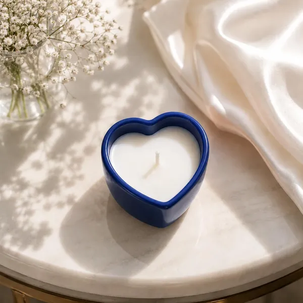 Soy_Wax_Candle_In_Ceramic_Heart_Bowl