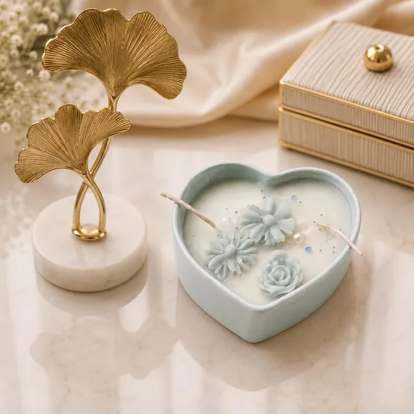 Soy_Wax_Candle_In_Ceramic_Heart_Bowl