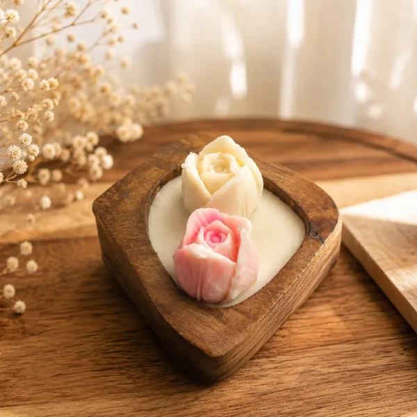 Soy_Wax_Scented_Candle_In_Wooden_Bowl