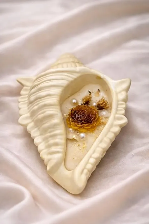 Golden_Bloom_Shell_Soy_Wax_Candle