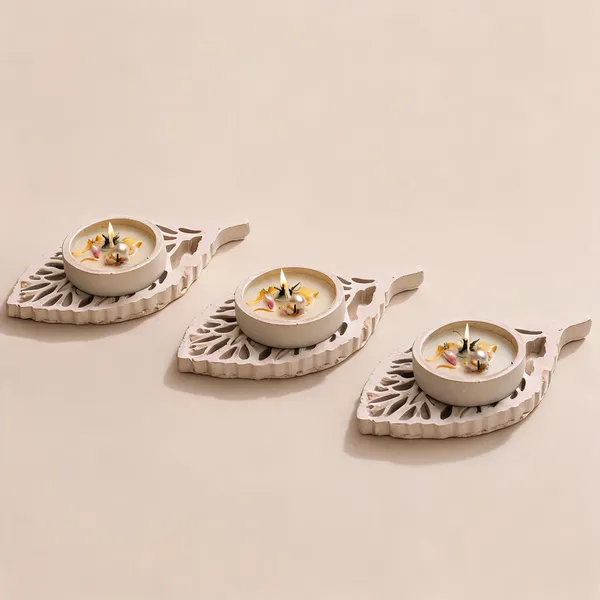 Soy_Wax_Dried_Floral_Pearl_Candle_In_Ivory_Leaf_Holder_|_Pack_Of_3