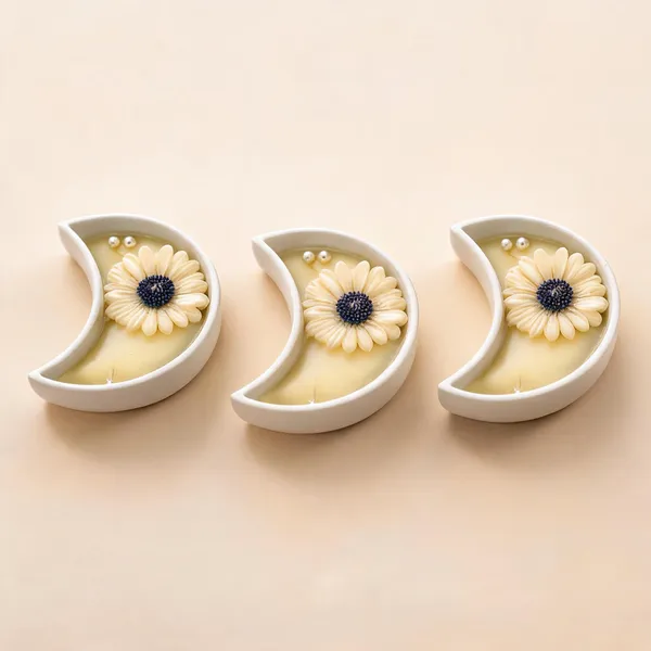 Soy_Wax_Floral_Bloom_Crescent_Moon_Ceramic_Candle_|_Pack_Of_3