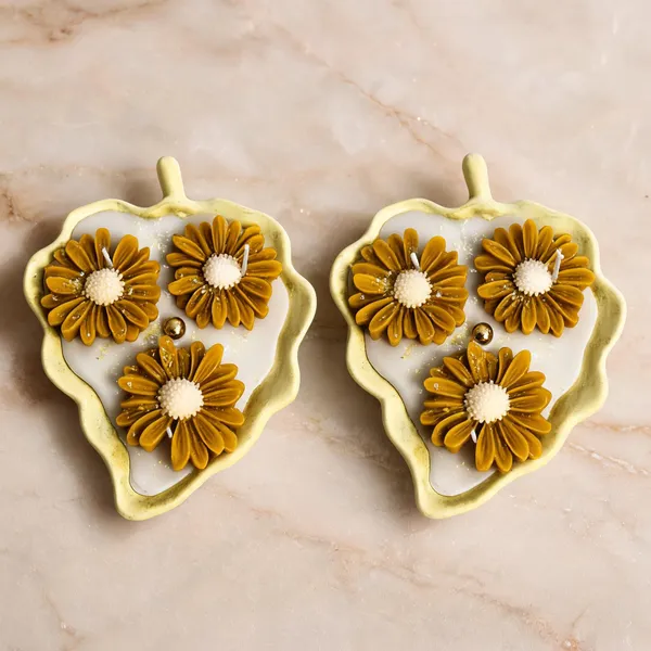 Soy_Wax_Decorative_Sunflower_Ceramic_Leaf_Bowl_Candle_|_Pack_Of_2