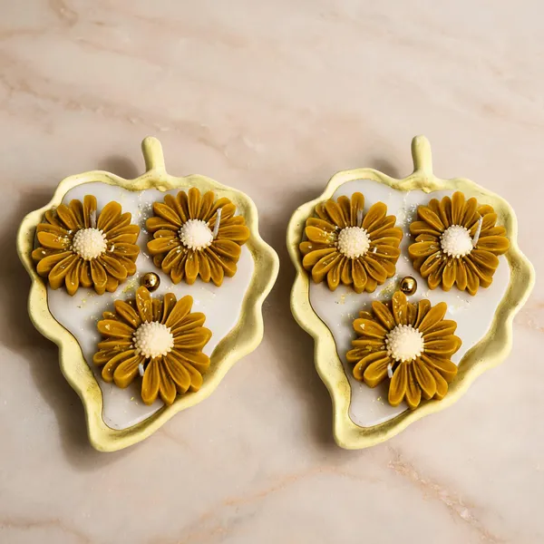 Soy_Wax_Decorative_Sunflower_Ceramic_Leaf_Bowl_Candle_|_Pack_Of_2