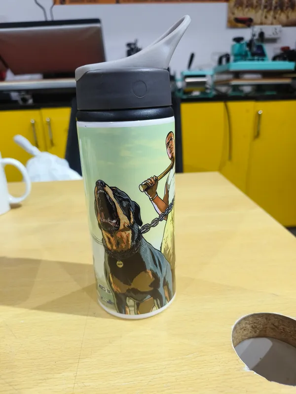 Graphic_Print_Flip_Top_Water_Bottle_750ml_with_key_cahin_one_pcs_set