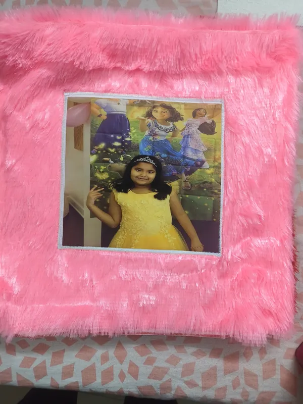 Pink_Fur_Cushion_with_Personalized_Photo_in_Square_shape_one_pcs_set