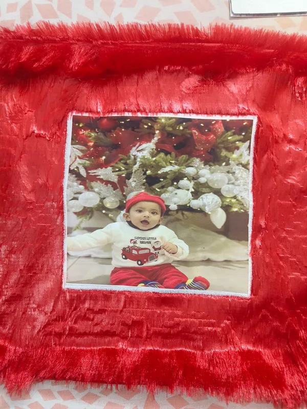Red_Fur_Cushion_With_Personalized_Photo_In_Square_Shape_One__Pcs_Set