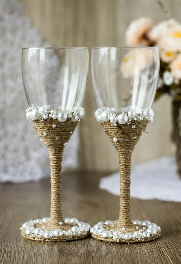 Glass_Rustic_Pearl_Embellished_Wine_Glasses
