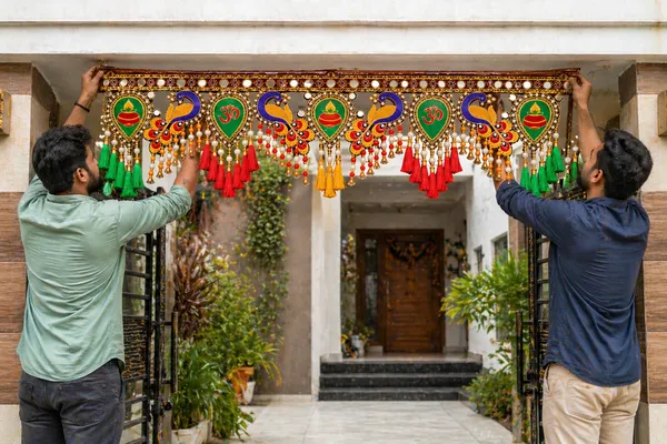 Handcrafted_Traditional_Om_Kalash_Toran_Door_Hanging