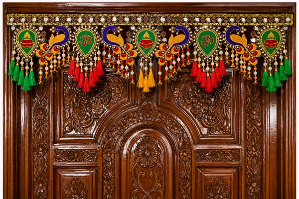 Handcrafted_Traditional_Om_Kalash_Toran_Door_Hanging