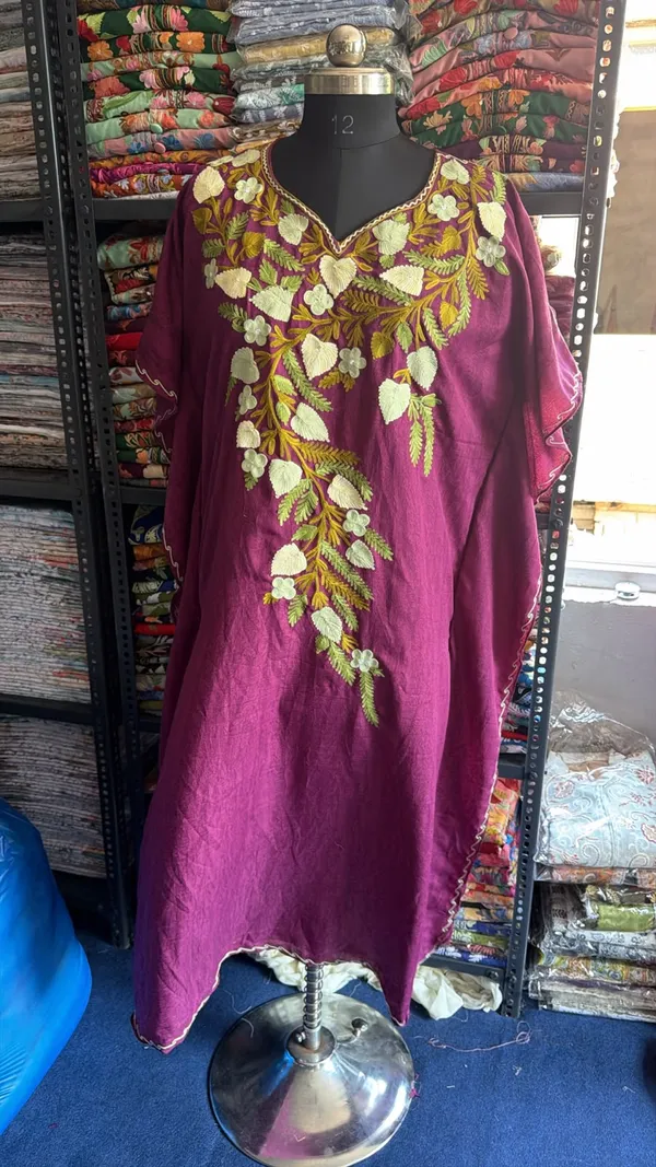 Purple_Cotton_Crush_Relaxed_Fit_Floral_Embroidered_Kaftan_For_Women