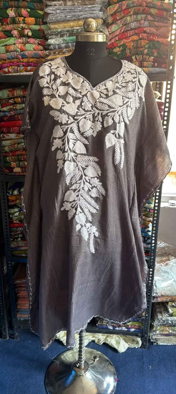 Grey_Cotton_Crush_Relaxed_Fit_Floral_Embroidered_Kurta_For_Women