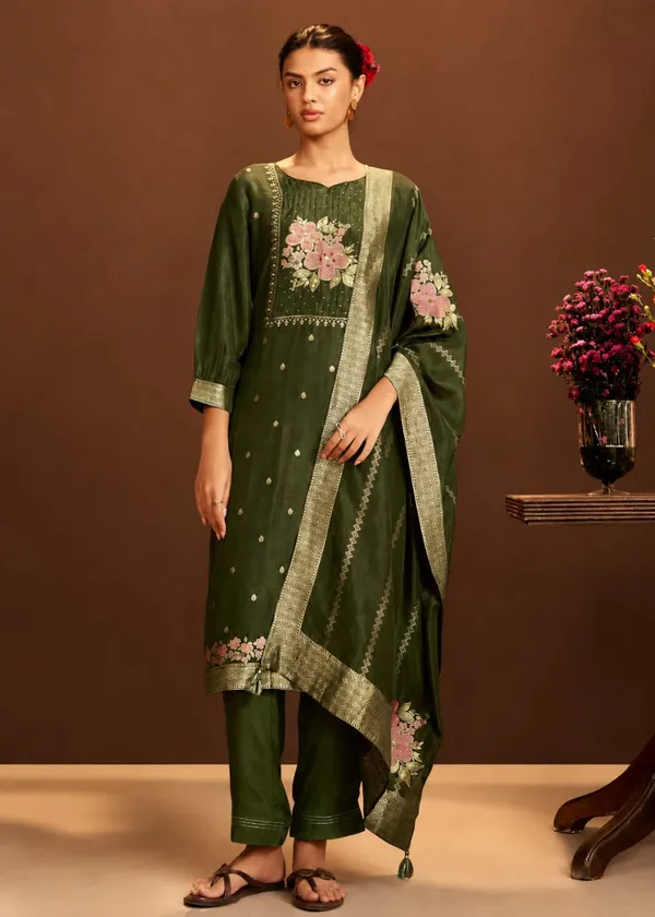 Green_Embroidered_Kurta_Set_for_Women