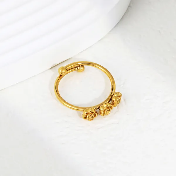 Gold_Tone_Floral_Charm_Toe_Ring_for_Women