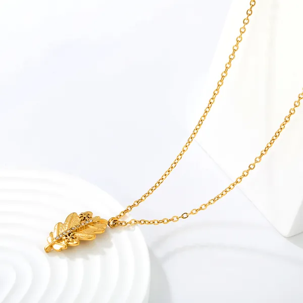 Gold_Tone_Leaf_Pendant_Necklace_for_Women