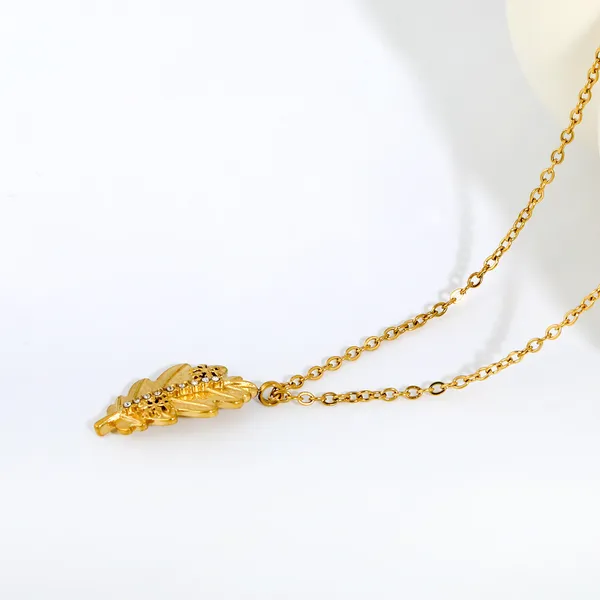 Gold_Tone_Leaf_Pendant_Necklace_for_Women