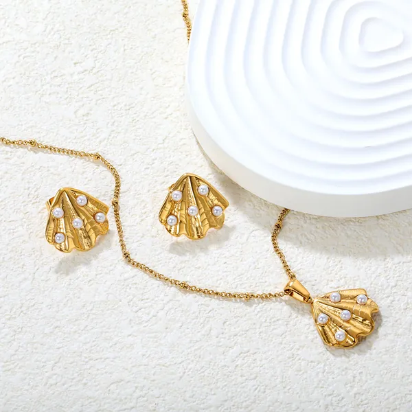 Gold-Tone_Shell_Design_Necklace_And_Earrings_Set_for_Women