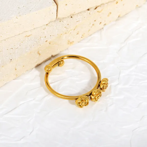 Gold_Tone_Floral_Charm_Toe_Ring_for_Women