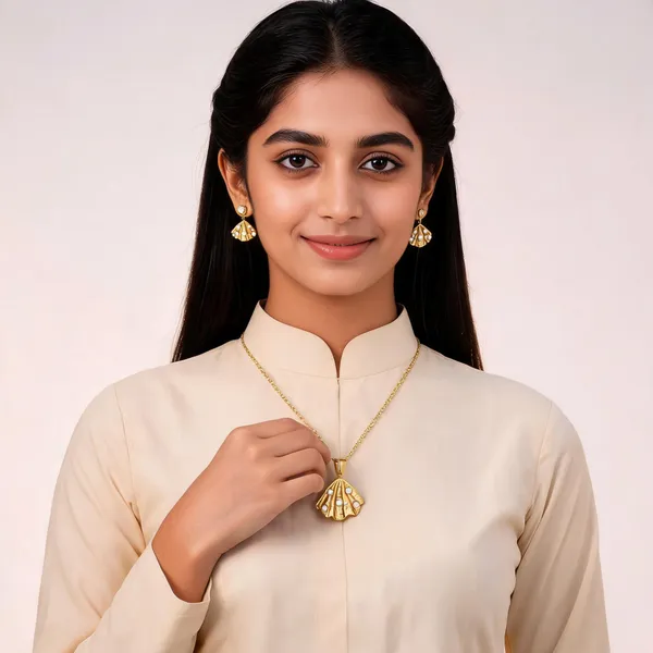 Gold-Tone_Shell_Design_Necklace_And_Earrings_Set_for_Women