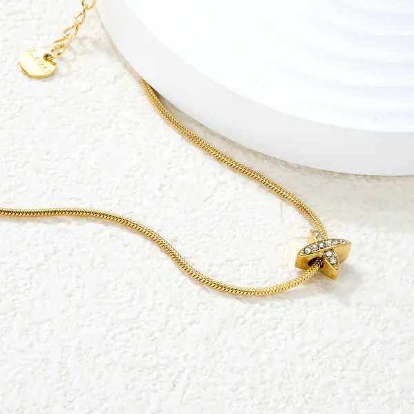 Gold_Tone_Stone_Studded_Pendant_Necklace_for_Women