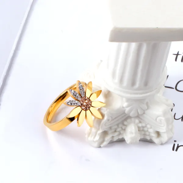 Gold_Plated_Floral_Ring_for_Women