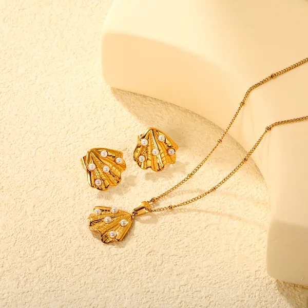 Gold-Tone_Shell_Design_Necklace_And_Earrings_Set_for_Women