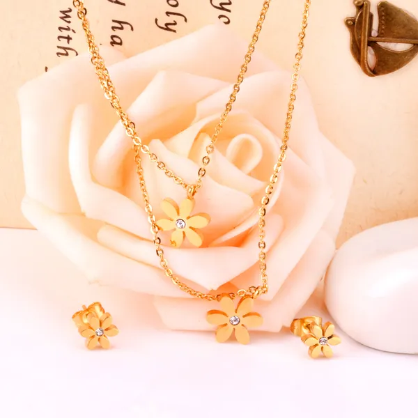 Gold_Plated_Floral_Necklace_And_Earrings_Set_for_Women