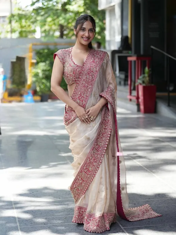Intricate_Thred_With_Sequnce_Work_Designer_Saree_Default_Title