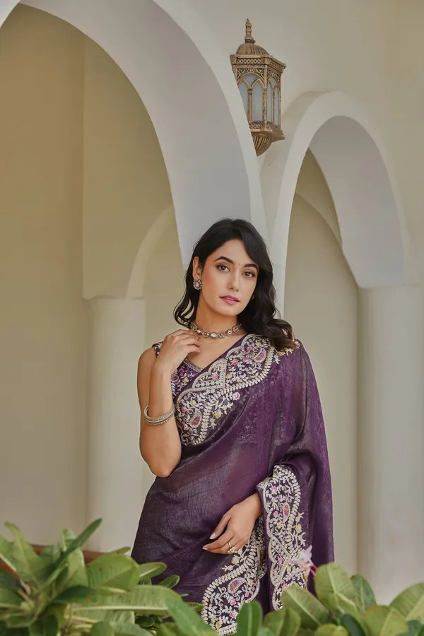 Vayra_Sarees_Is_Launching_New_Festival_Wedding_Saree_Dual_Tone_Bandhej_Unstitched_For_A_Custom_Fit_Blouse