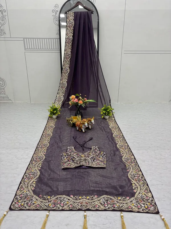 Vayra_Sarees_Is_Launching_New_Festival_Wedding_Saree_Dual_Tone_Bandhej_Unstitched_For_A_Custom_Fit_Blouse