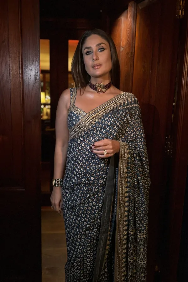 Vayara_Sarees_Launch_Royal_Navy_Blue_Jacquard_Saree_Navy_Unstitched_For_A_Custom_Fit_Blouse
