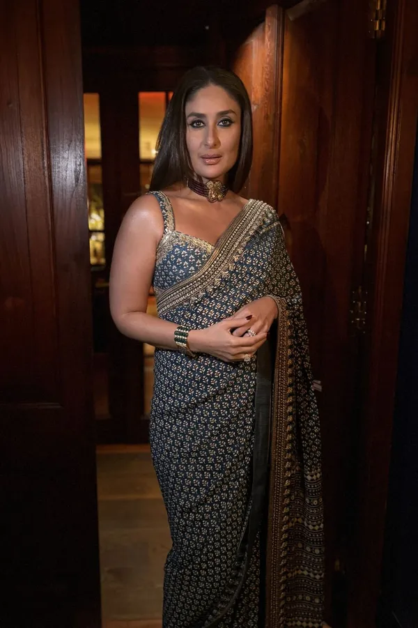 Vayara_Sarees_Launch_Royal_Navy_Blue_Jacquard_Saree_Navy_Unstitched_For_A_Custom_Fit_Blouse