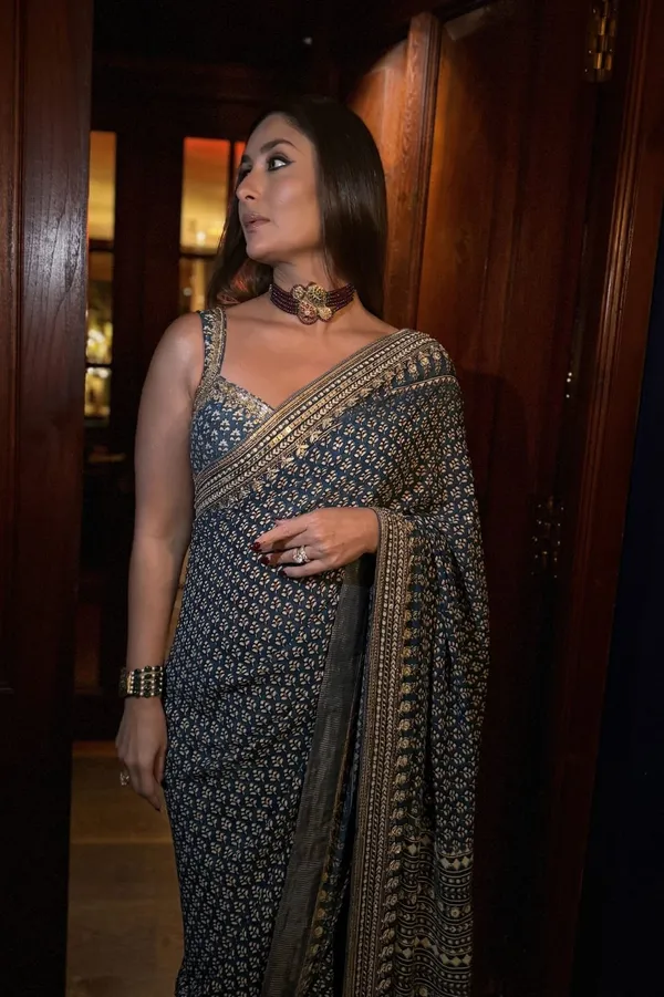 Vayara_Sarees_Launch_Royal_Navy_Blue_Jacquard_Saree_Navy_Unstitched_For_A_Custom_Fit_Blouse