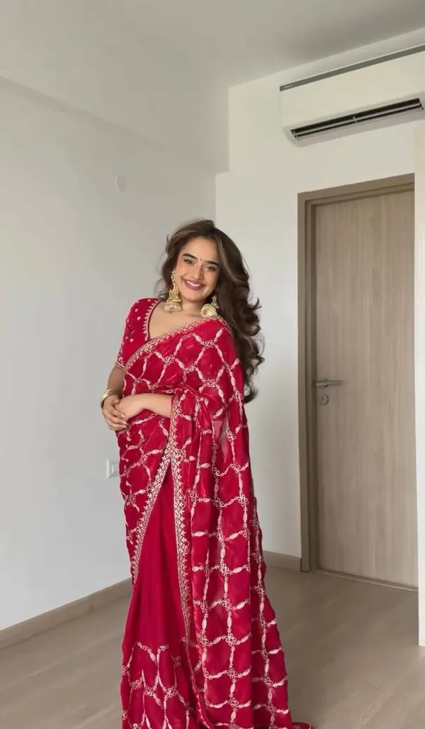 Magenta_Embroidered_Saree_for_Women