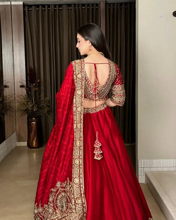 Red_Embroidered_Flared_Lehenga_Choli_Set_for_Women