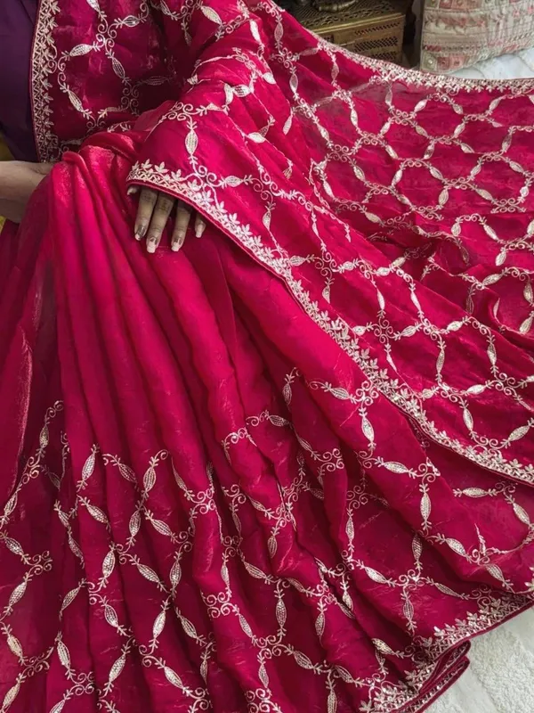 Magenta_Embroidered_Saree_for_Women