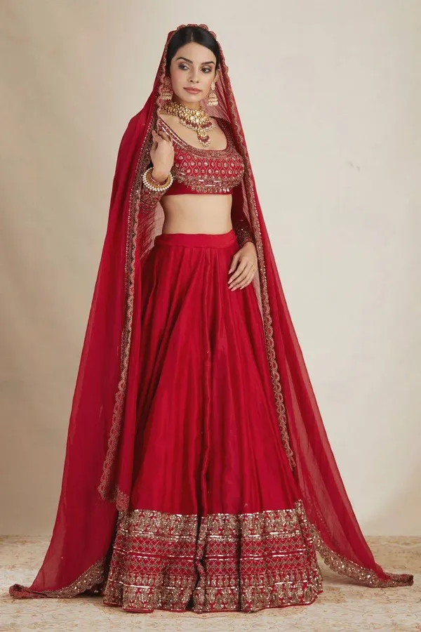 Red_Embroidered_Lehenga_Choli_Set_for_Women