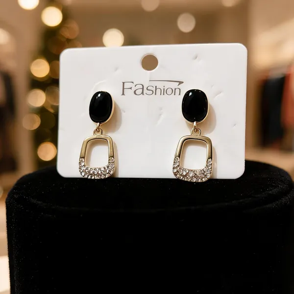 Gold_Alloy_Drop_&_Dangle_Earrings_For_Women