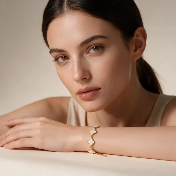 Gold_Alloy_Bracelet_For_Women