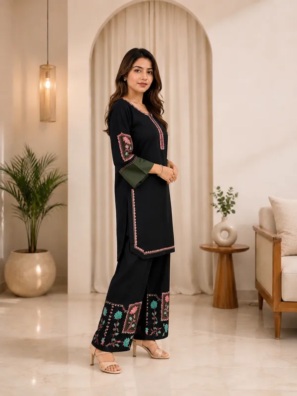 Black_Rayon_Cotton_Printed_Straight_Kurta_Set_For_Women