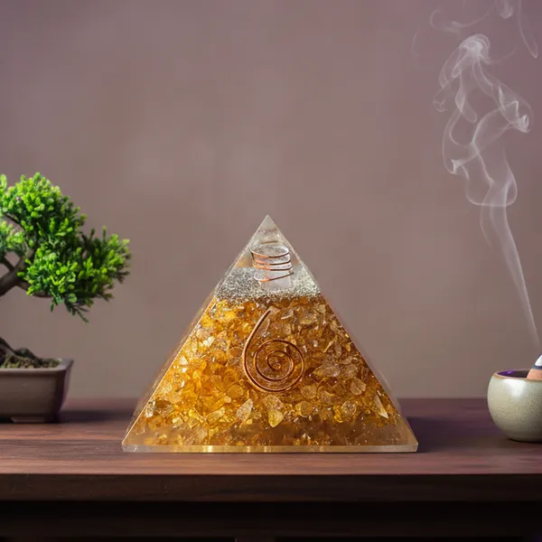 Citrine_Stone_Pyramid