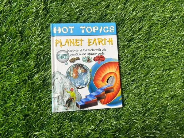 Planet_Earth_Default_Title