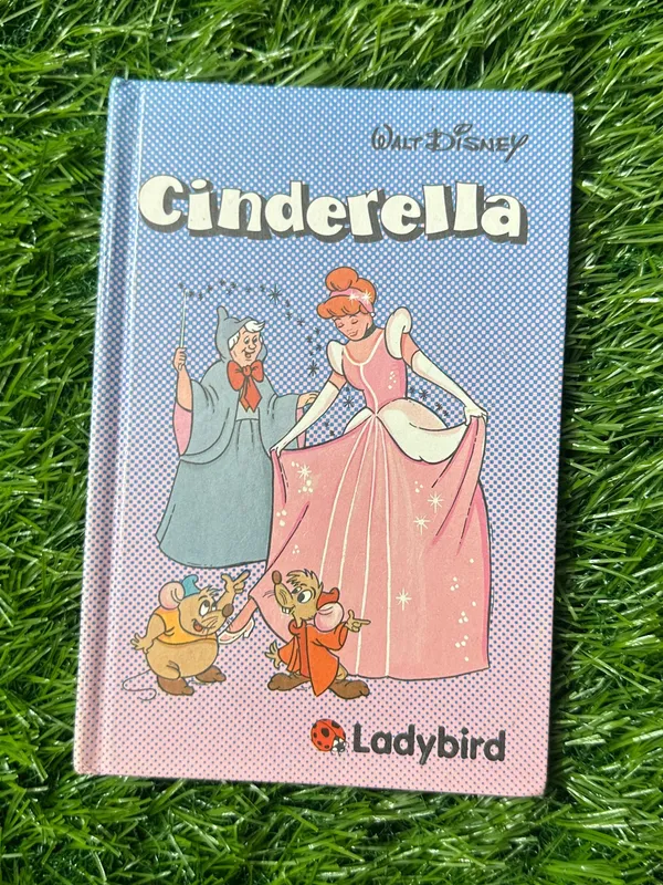 Cinderella_Walt_Disney_Default_Title