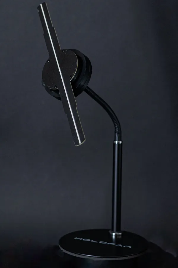 Otakuvision_3d_Hologram_Fan_Dual_Blade_Fan_Customizable