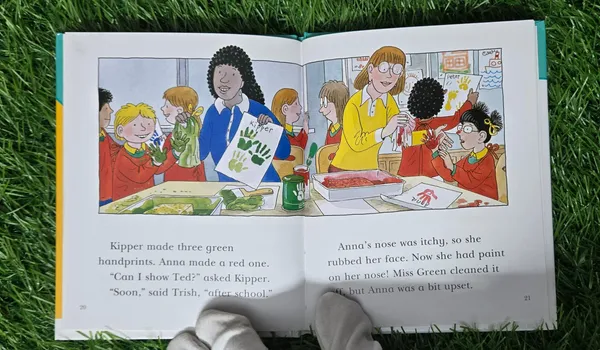 At_School_Read_At_Home_First_Experiences_By_Roderick_Hunt_Alex_Brychta_Default_Title
