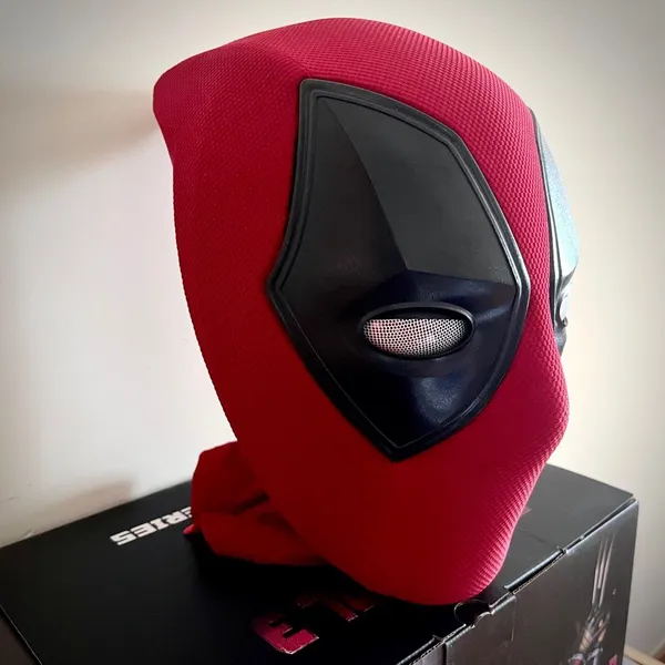 Deadpool_Mask_With_Touch_Light_Control_Default_Title