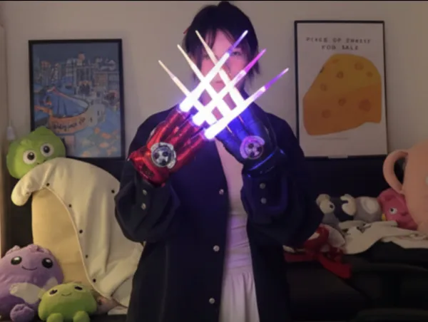 Wolverine_Fire_Wolf_Claw_Led_Retractable_Gloves_With_Spinning_Spark_Colourful_Light_Battle_Limited_Edition_Red
