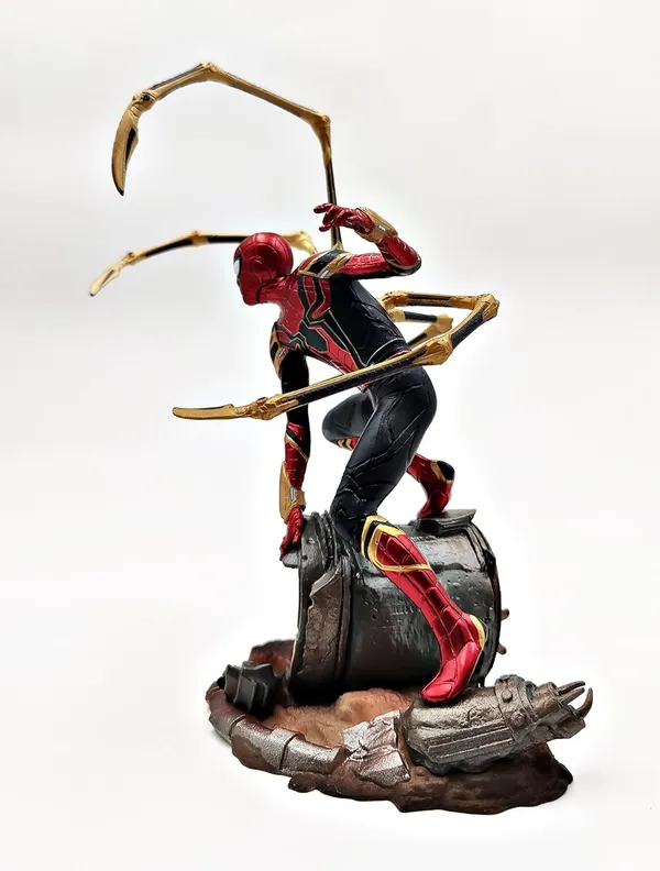 Iron_Spider_Man_Marvel_Avengers_Collectible_Action_Figure_Statue_20cm_Default_Title